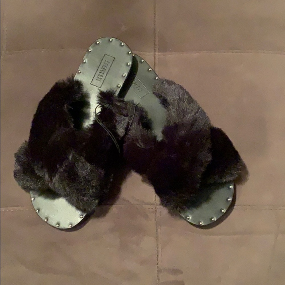 Forever 21 Black Faux Fur Slides Slippers